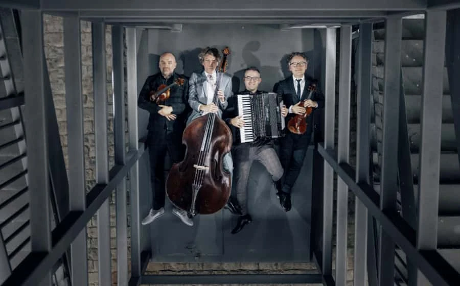 UWAGA! - Bach to the roots